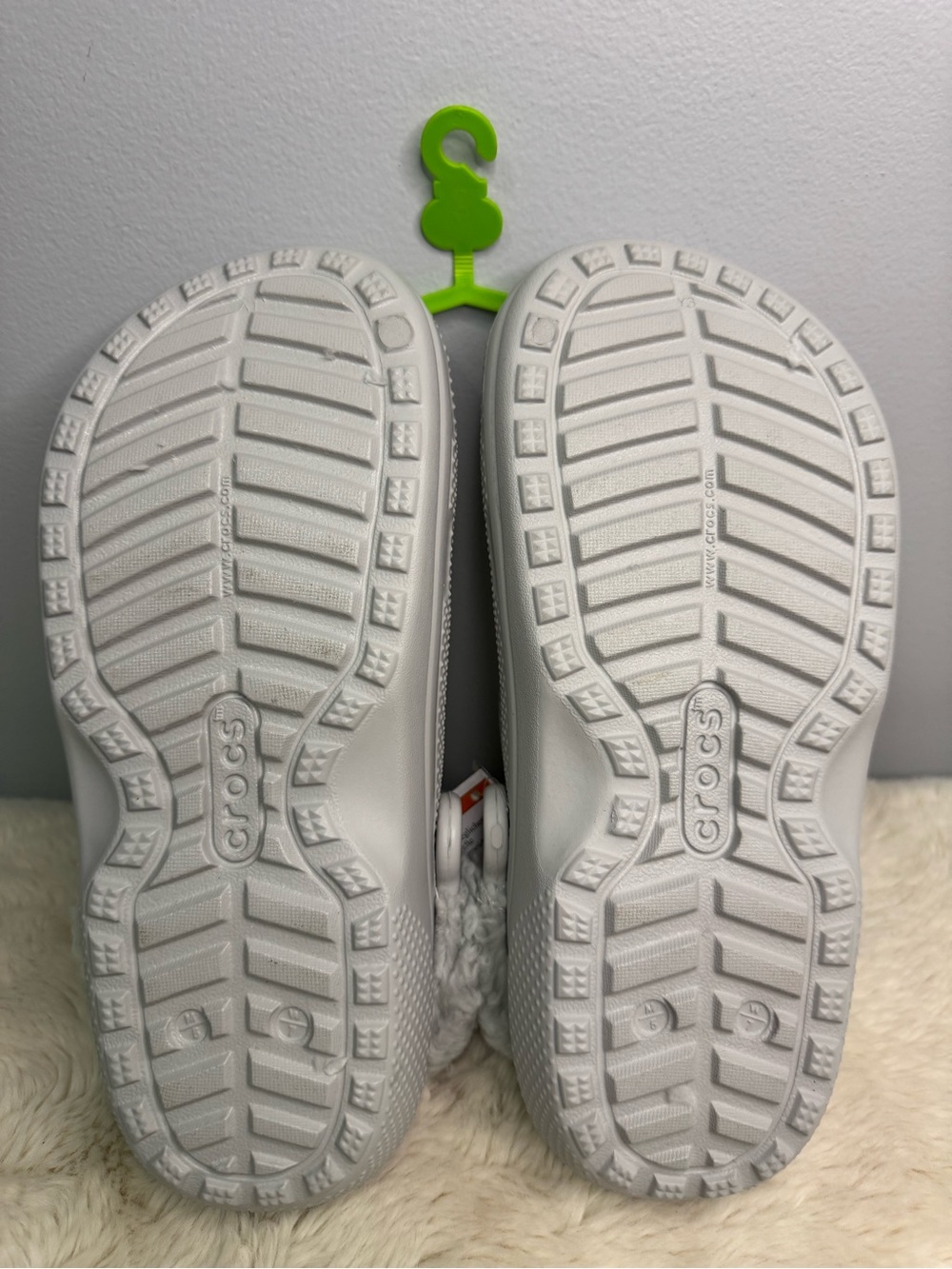 CROCS Classic Fuzz-Lined Clog - Light Gray - Picture 4 of 5
